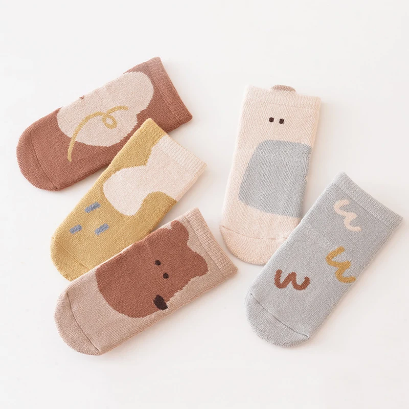 Зимни бебешки чорапи карикатура Тери удебелени новородени бебешки чорапи 0-3Y Детски памучни руно неплъзгащи се топли чорапи